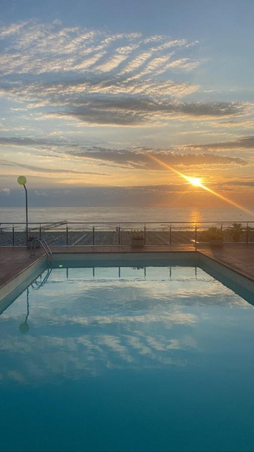 Hotel Golden Rimini Dış mekan fotoğraf