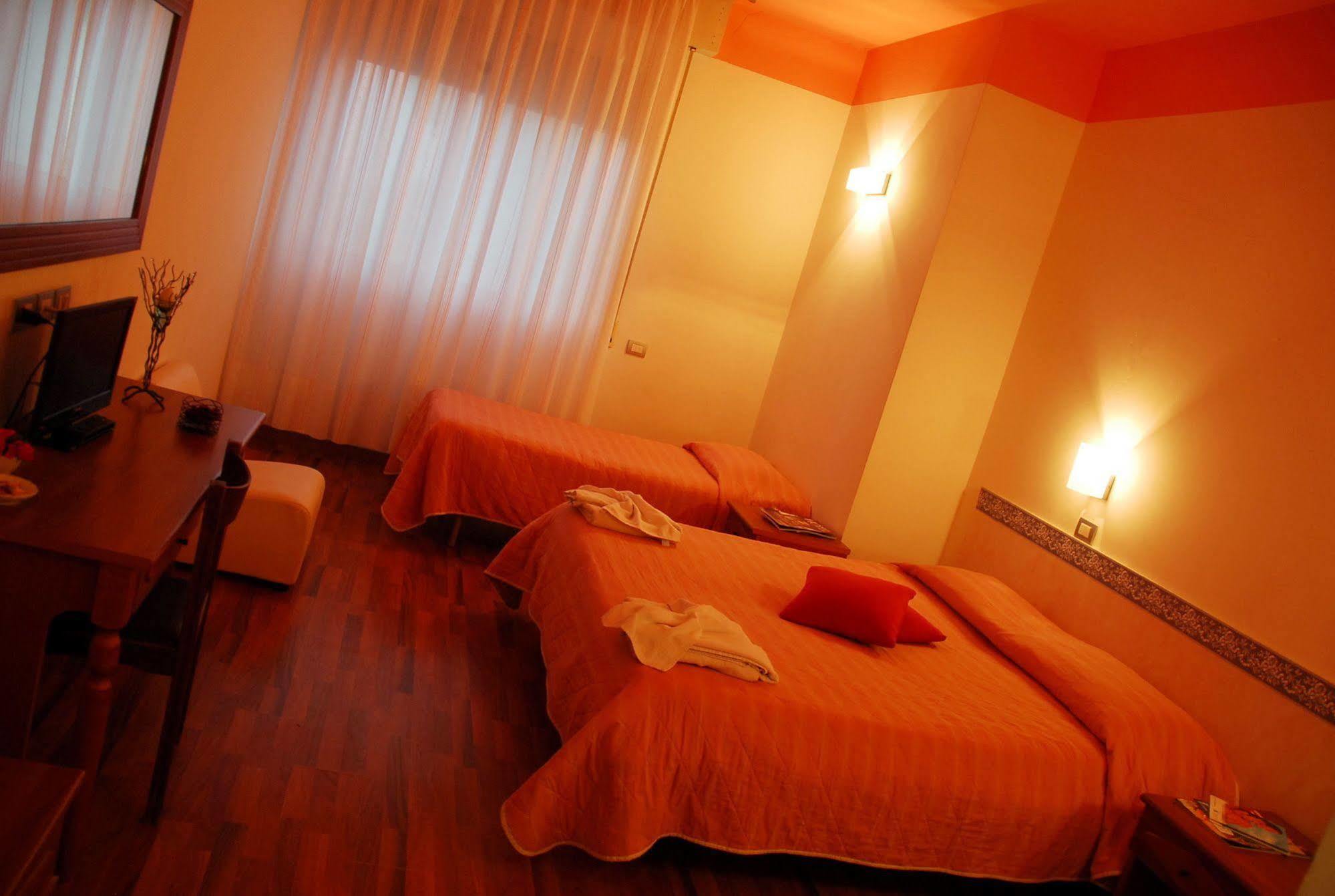 Hotel Golden Rimini Dış mekan fotoğraf
