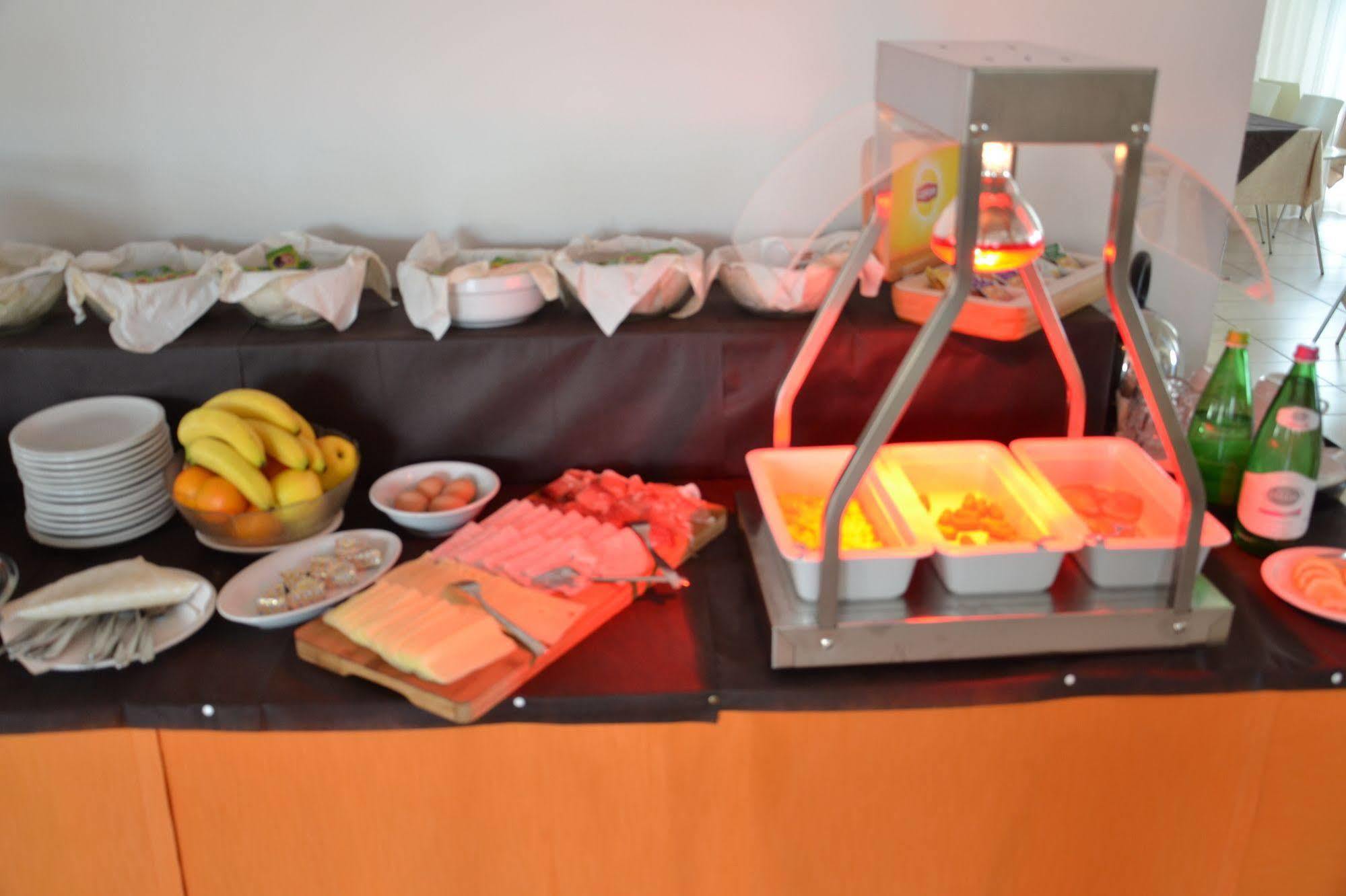 Hotel Golden Rimini Dış mekan fotoğraf